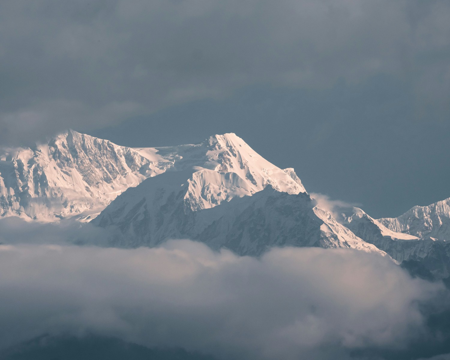 Alpine meadows and glacial landscapes of Kanchenjunga National Park
