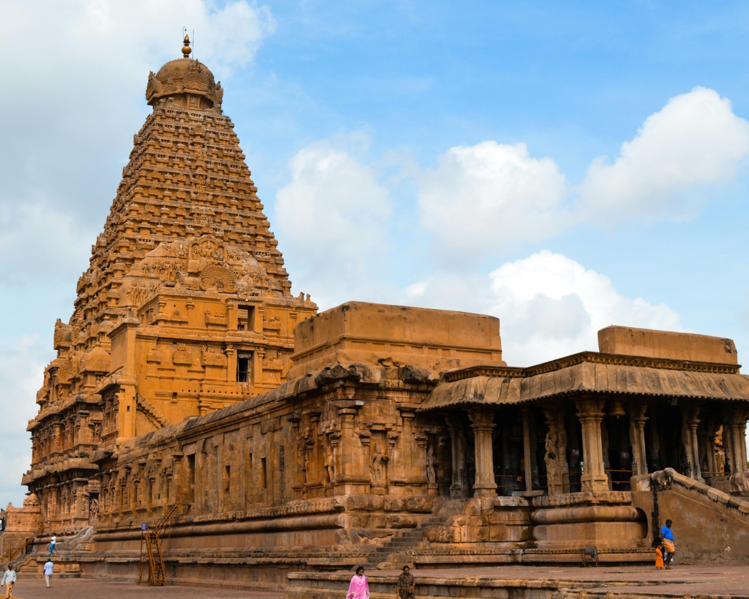 Brihadeeswarar Temple main tower (Vimana) architectural grandeur
