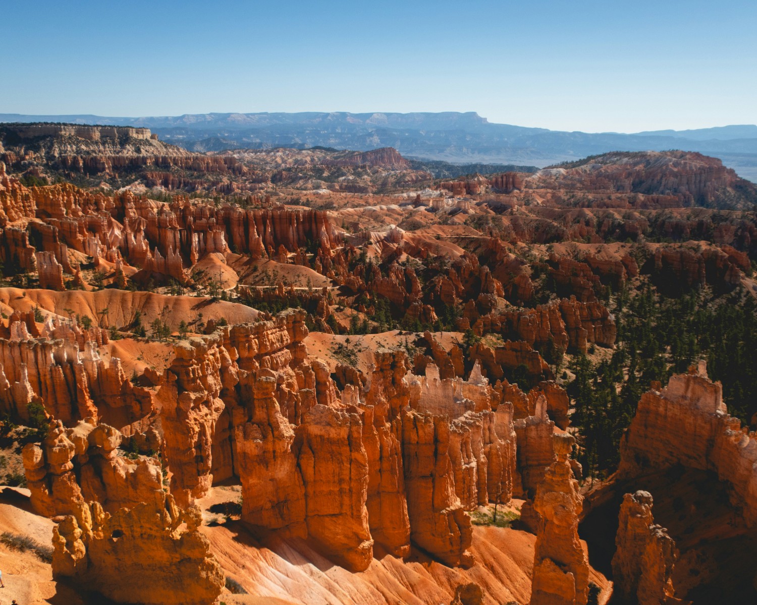 Charyn Canyon's dramatic landscape and colorful rock formations